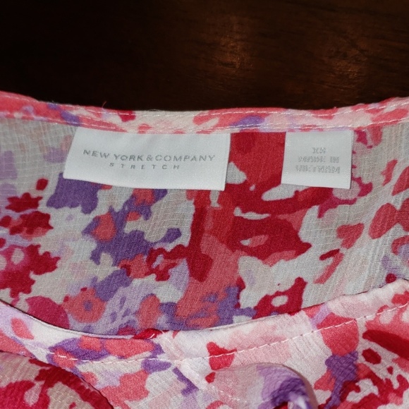 NEW  YORK & COMPANY STRETCH. Final price - Picture 3 of 3